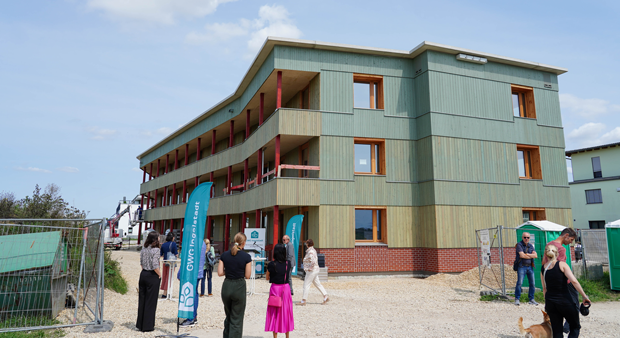 Außenansicht eines Wohngebäudes