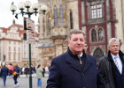 Staatsminister Christian Bernreiter in der Prager Innenstadt