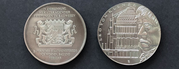 Vorder- und Rückseite der Leo-von-Klenze-Medaille